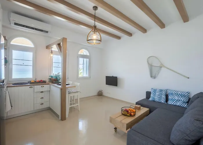 Nautilus Sea View 6 *