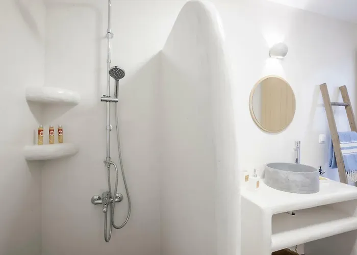 Nautilus Sea View 6 *