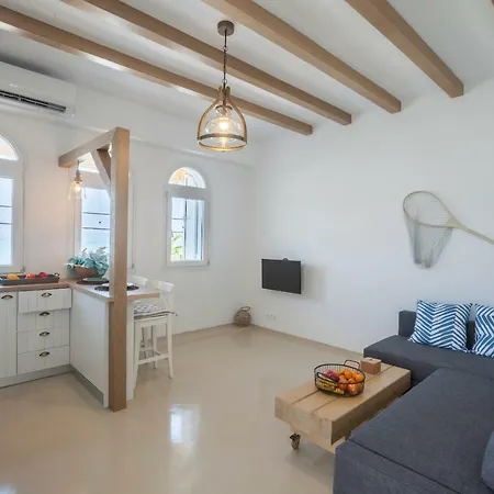 Nautilus Sea View 6 *