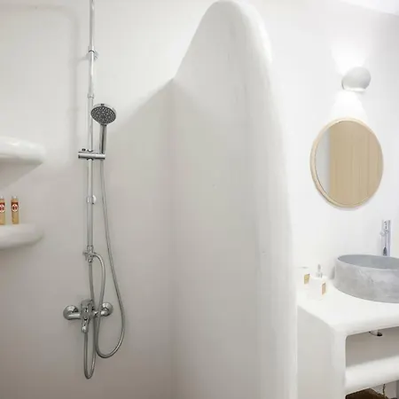 Nautilus Sea View 6 *